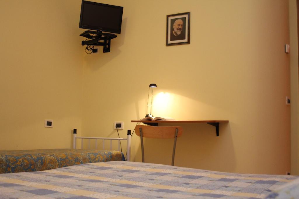 Camere Helios San Giovanni Rotondo Room photo